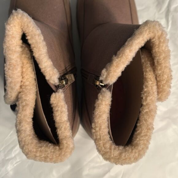 Easy Spirit Tan Ankle Waterproof Boots(Size 8.5M) - Picture 9 of 11